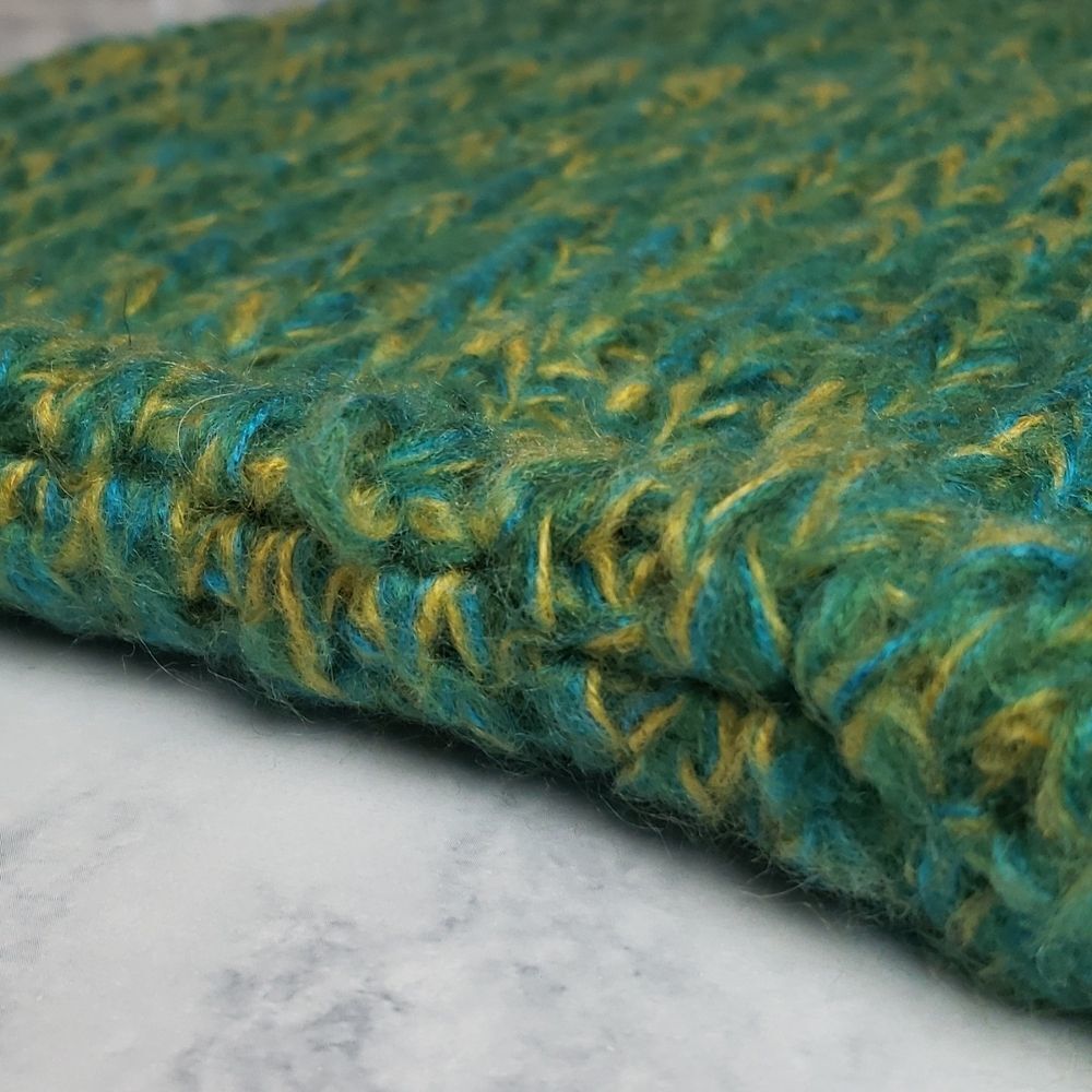 Basico Green Scarf - Picture 8 of 9